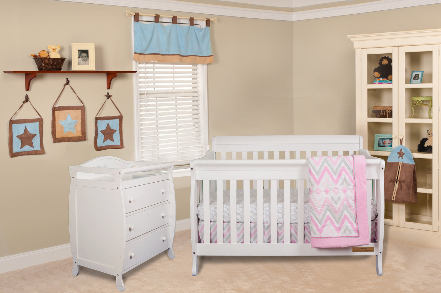 Alice Solid Wood 4 in 1 Convertible Baby Crib with Toddler Guardrail and Adjustable Mattress Height