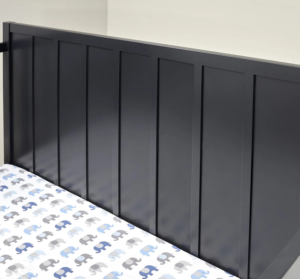 Sorelle Essex 4-in-1 Convertible Crib with Changing Station
