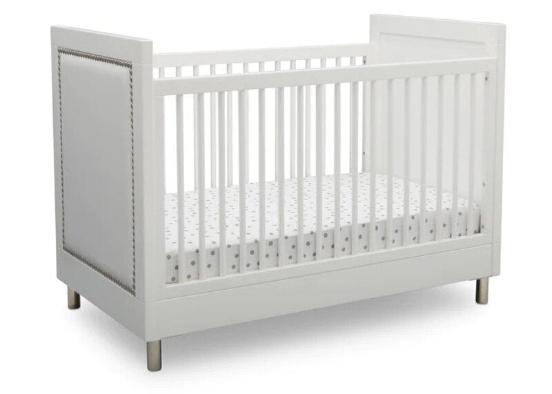 Avery 3-in-1 Convertible Crib with Guardrail: Where Parenthood Meets Peace of Mind!