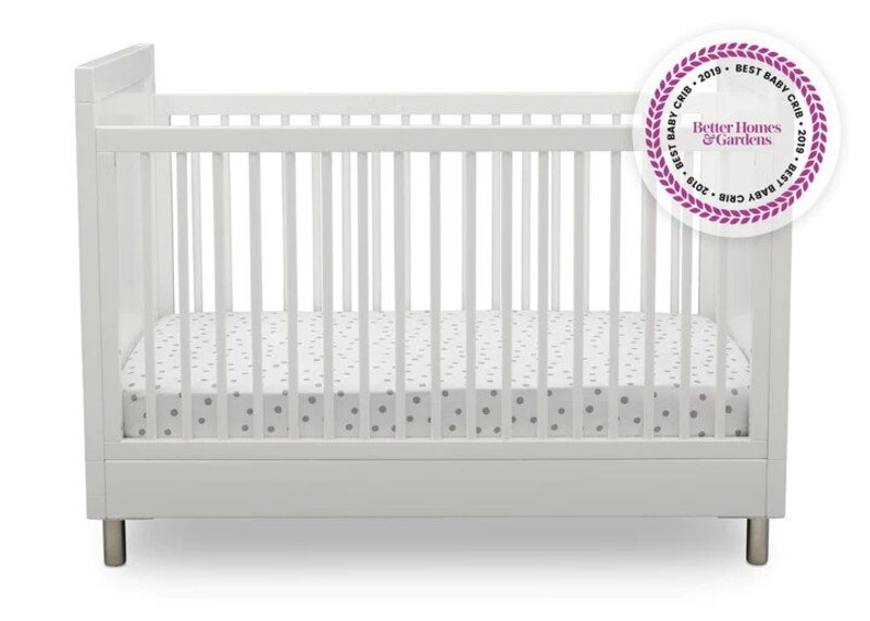 Avery 3-in-1 Convertible Crib with Guardrail: Where Parenthood Meets Peace of Mind!